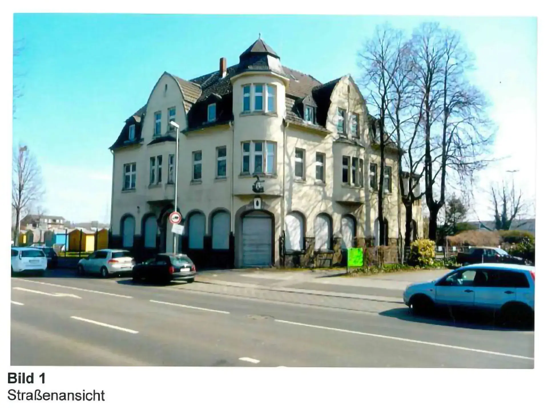 Die Straßenansicht des Hotel Rosendahl - Bild 1